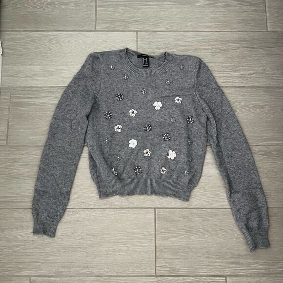 Forever 21 Gray Sweater with Floral beading size M - Picture 1 of 5